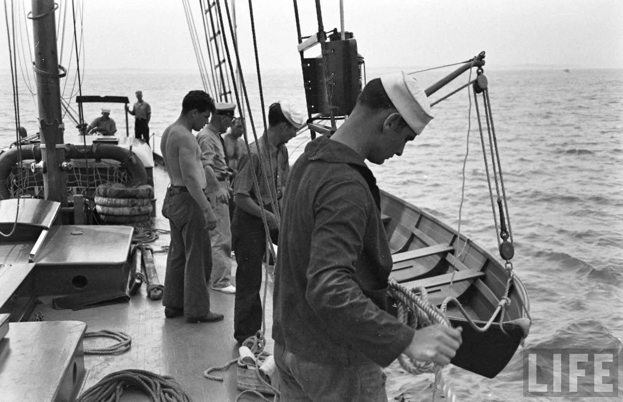 Perfectly Worn Original WW2 US Navy Denim Shawl Collar Work Perfectly Worn Original WW2 US Navy Denim Shawl Collar Work